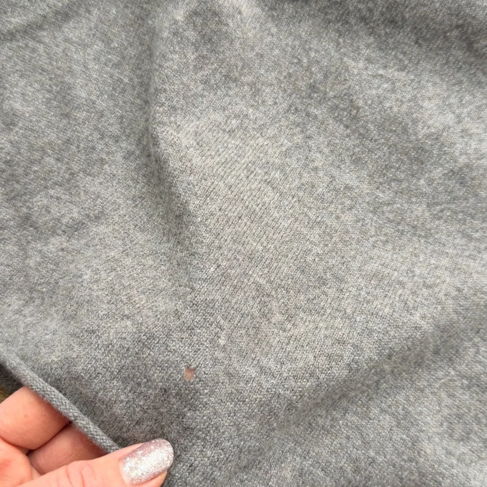 Club Monaco Women’s Gray Long Sleeve Cashmere Sweater Size Small - Picture 7 of 8